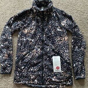 Lululemon Miss Misty II Jacket NWT Size 4 SCMX Star Crushed Multi WindH2O Resist
